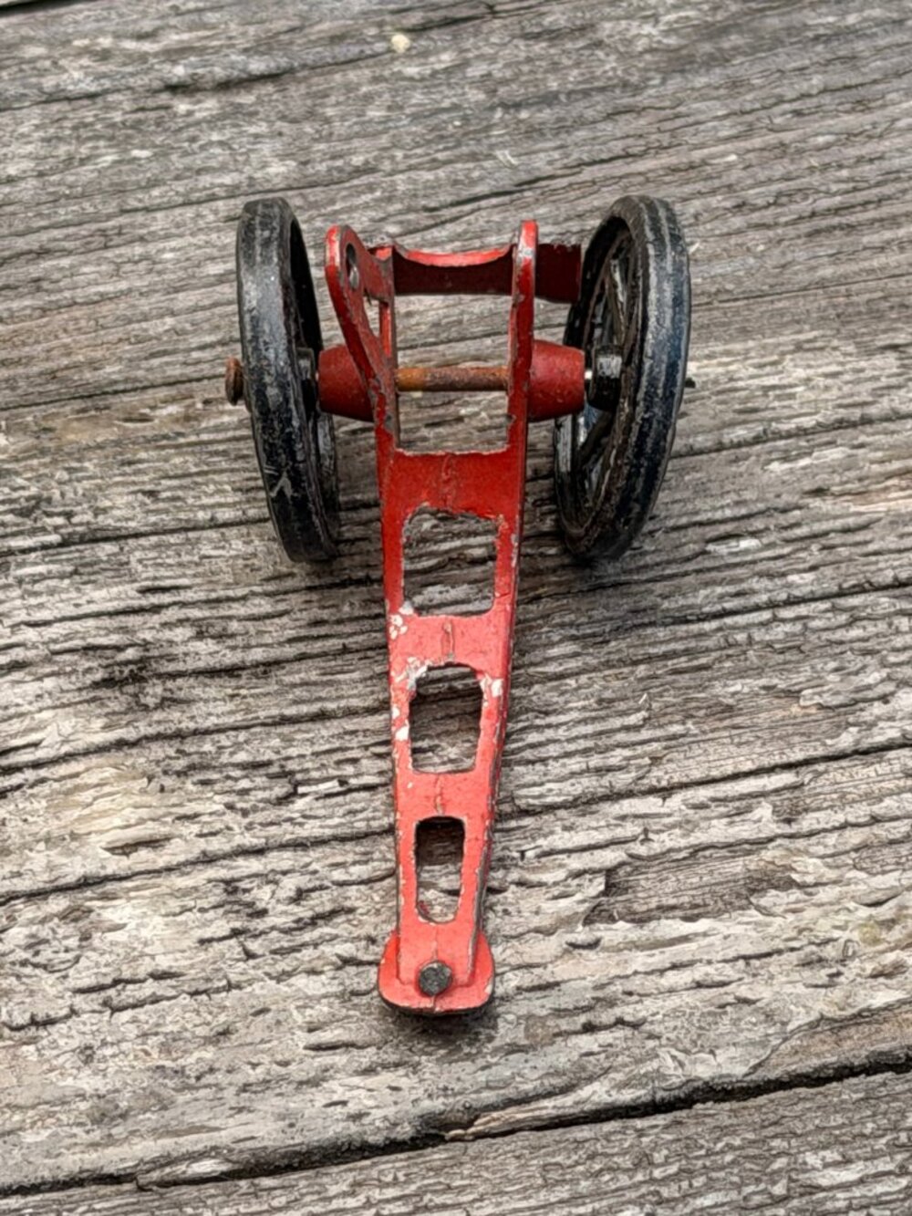 Vintage Diecast Metal Caisson Miniature Toy Artillery Cannon Holder Wartime Red - Picture 5 of 6